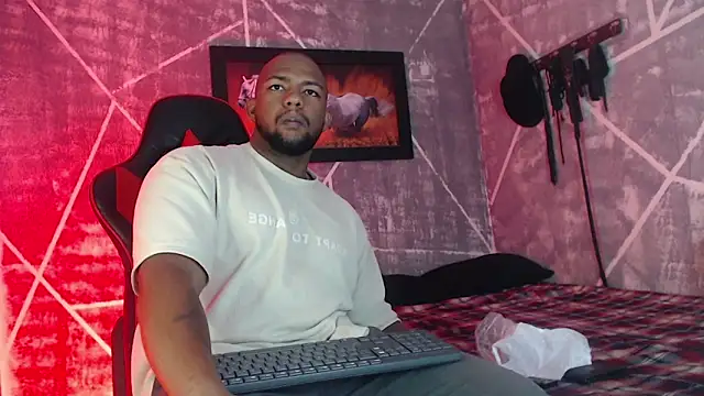 Snapshot of big_blackmen19 chatting on 12/04/25, 02:10 big blackmen19 online show from 12/04/25, 02:10