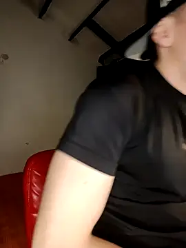 Logan sixxer online show from 09/28/25, 03:23