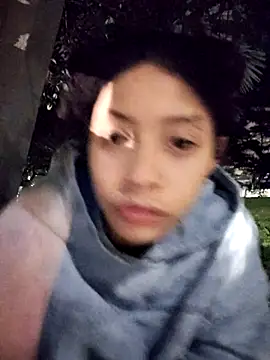 Snapshot of Joe_And_Emma chatting on 09/12/25, 03:39 Joe And Emma online show from 09/12/25, 03:39