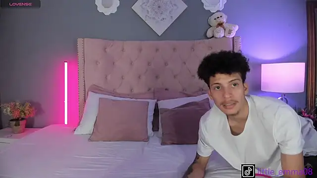 Snapshot of Joe_And_Emma chatting on 10/03/25, 11:02 Joe And Emma online show from 10/03/25, 11:02