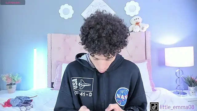 Snapshot of Joe_And_Emma chatting on 10/13/25, 10:32 Joe And Emma online show from 10/13/25, 10:32