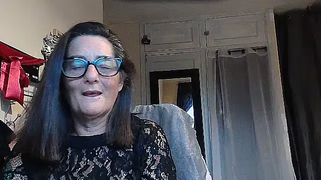 Mistress-Ivy51 online show from 10/17/25, 06:38