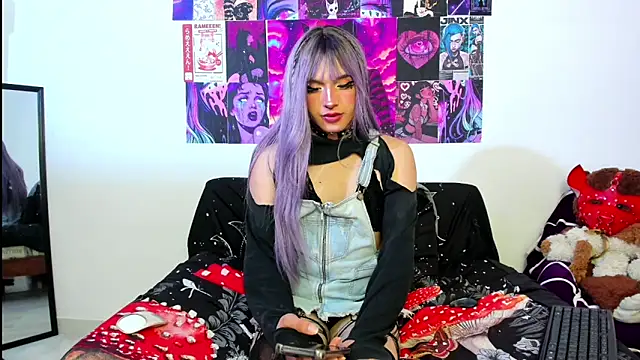 Snapshot of _viollette_ chatting on 06/18/26, 12:33 viollette online show from 06/18/26, 12:33