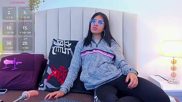 Rachel Donnelly online show from 09/30/25, 05:12