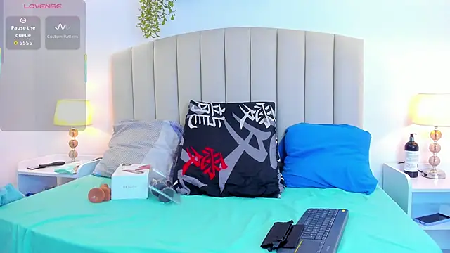 Rachel Donnelly online show from 10/01/25, 04:40