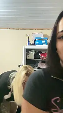 Snapshot of monikee69 chatting on 06/18/26, 04:57 monikee69 online show from 06/18/26, 04:57