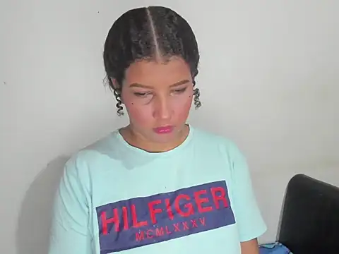 Snapshot of Hellen_scot chatting on 11/15/25, 11:54 Hellen scot online show from 11/15/25, 11:54