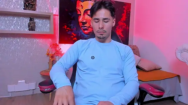 loghan fox online show from 10/07/25, 03:36