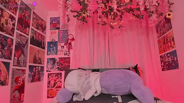 FluffyMelons online show from 06/07/26, 11:08