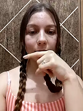 Arianna Moss online show from 11/04/25, 01:48