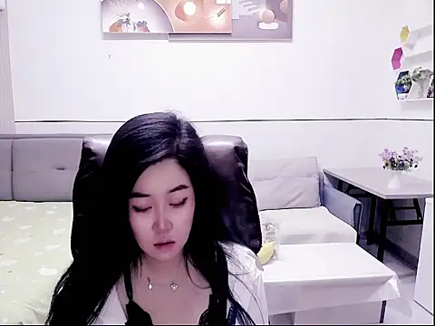 Snapshot of iukoi_77 chatting on 03/04/26, 12:33 iukoi 77 online show from 03/04/26, 12:33