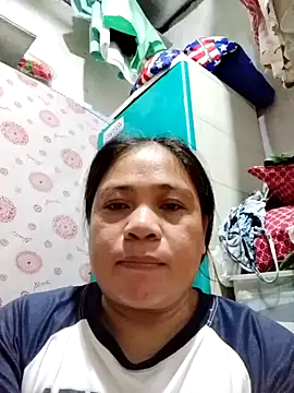 Snapshot of pinay_labb chatting on 10/26/25, 07:14 pinay labb online show from 10/26/25, 07:14