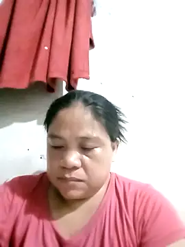 Snapshot of pinay_labb chatting on 10/26/25, 11:31 pinay labb online show from 10/26/25, 11:31