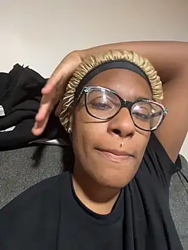 Tu GataLinda online show from 11/28/25, 01:41