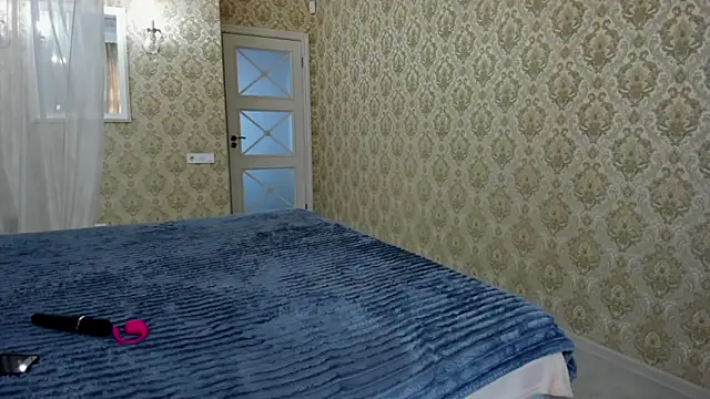 sofielovely  online show from 09/24/25, 12:08