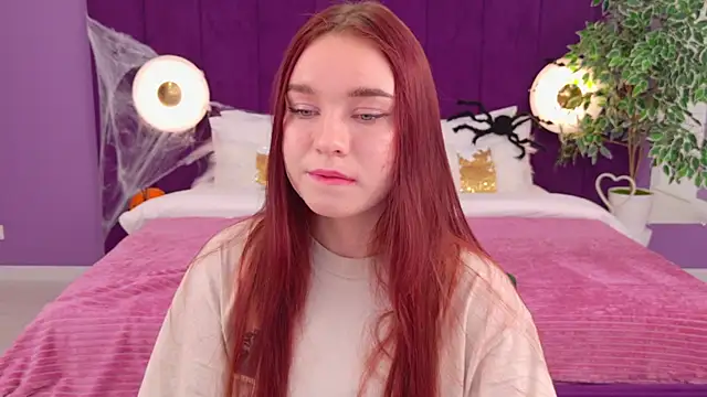 NoraHaynes online show from 10/26/25, 03:12