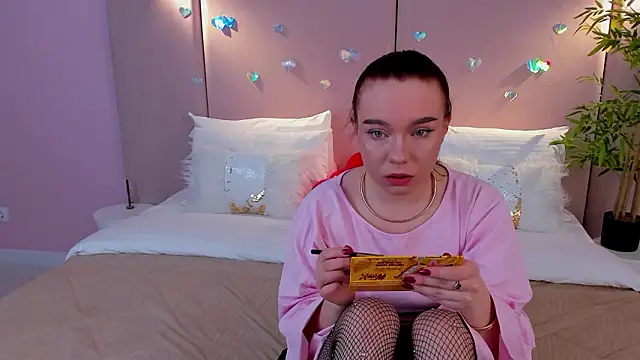 NoraHaynes online show from 02/08/26, 03:10