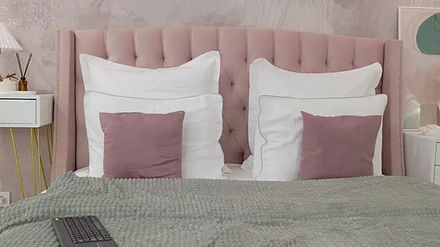 NoraHaynes online show from 05/30/26, 02:08