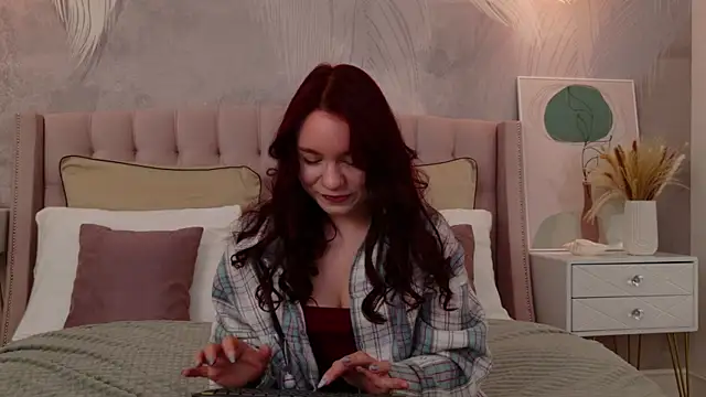 NoraHaynes online show from 06/10/26, 02:12