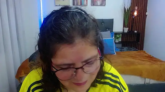 Snapshot of Linda_banks_ chatting on 09/10/25, 01:38 Linda banks online show from 09/10/25, 01:38
