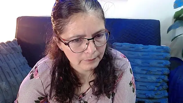 Snapshot of Linda_banks_ chatting on 06/17/26, 01:52 Linda banks online show from 06/17/26, 01:52