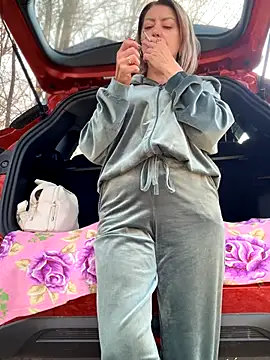 Snapshot of Milena-MilfaXXX chatting on 10/24/25, 04:09 Milena-MilfaXXX online show from 10/24/25, 04:09