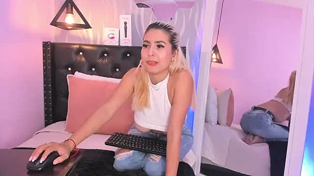 lucia-cute online show from 03/09/26, 07:07