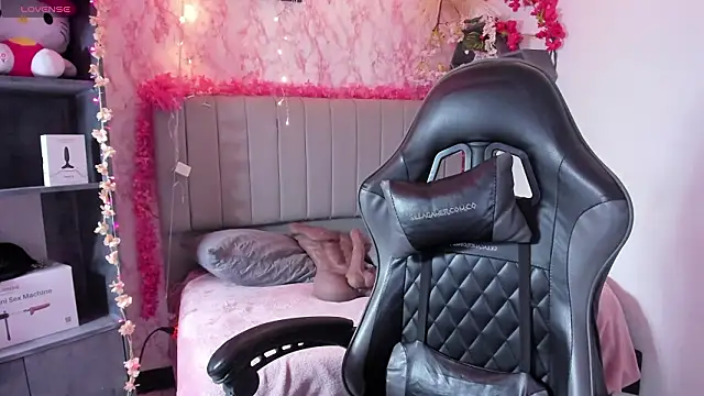 Scarlett21   online show from 03/19/26, 07:51