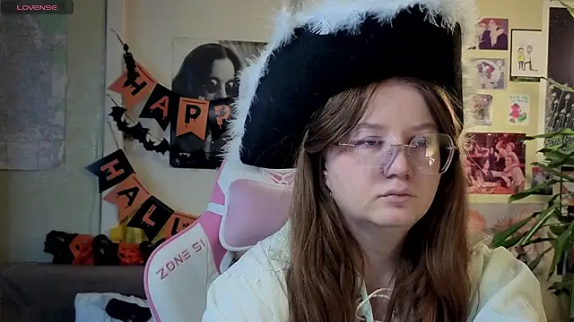 Sienna-Cow online show from 10/28/25, 10:52