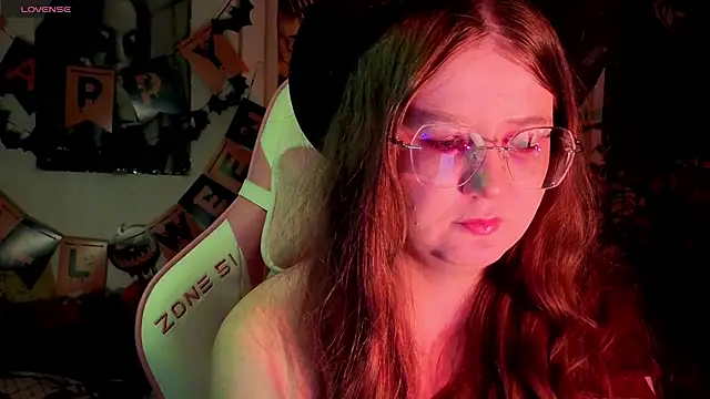 Sienna-Cow online show from 10/31/25, 01:01