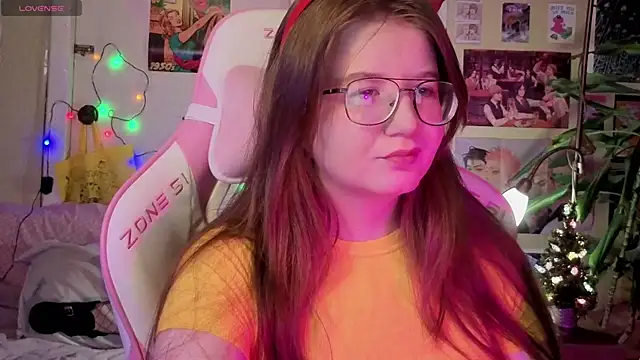 Sienna-Cow online show from 12/22/25, 05:21