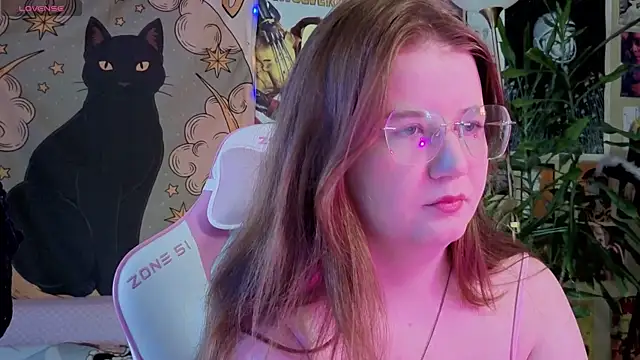 Sienna-Cow online show from 04/13/26, 08:42