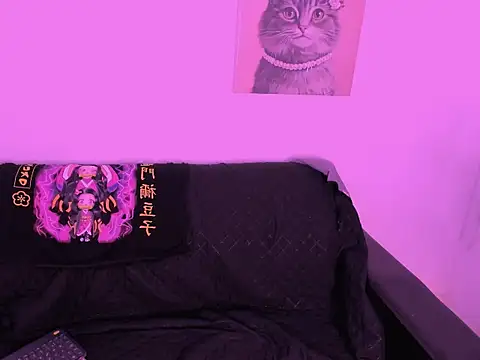 nahomy ryans online show from 11/24/25, 10:42