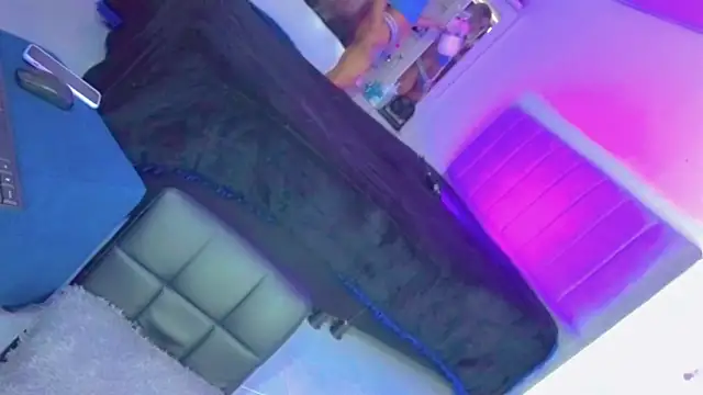 HANNAH BACKERS online show from 11/15/25, 01:40