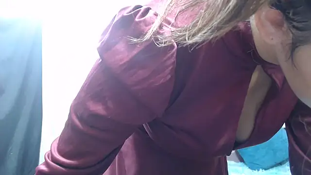 annie clark2 online show from 12/14/25, 06:34