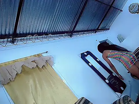 Anthonella valentina online show from 04/16/26, 02:23