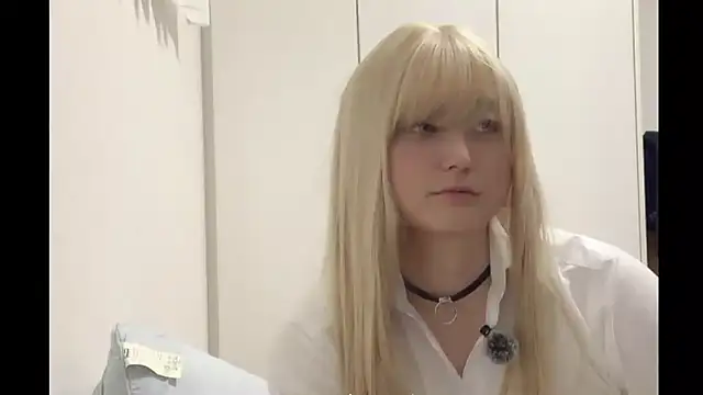 Mia032 online show from 12/18/25, 12:11