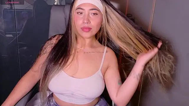  ManuVeelez online show from 12/19/25, 05:14