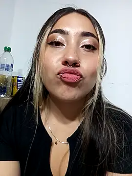  ManuVeelez online show from 12/19/25, 10:28