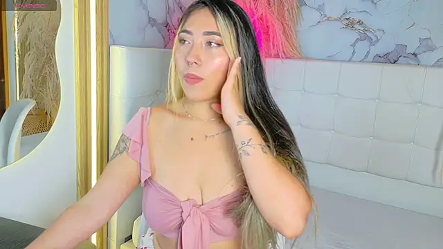  ManuVeelez online show from 12/21/25, 08:16