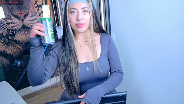  ManuVeelez online show from 01/17/26, 04:39