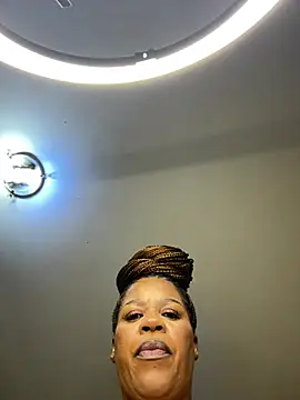 THICKBUNNYCHICKxxx online show from 03/25/26, 08:04