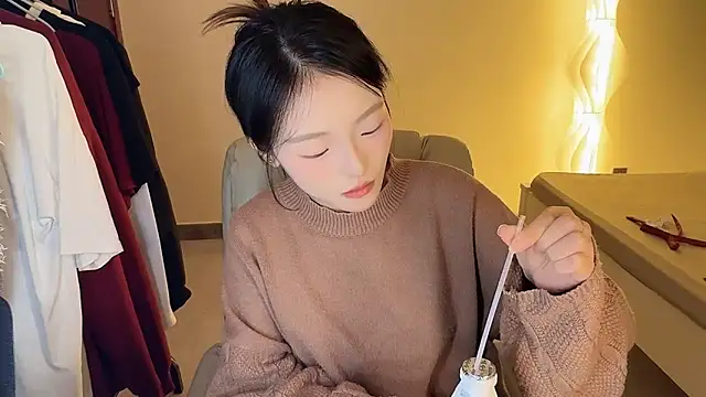 Robin-o3 online show from 10/13/25, 08:53