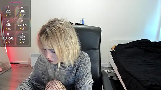 LiyaLuna online show from 10/08/25, 10:35