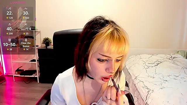 LiyaLuna online show from 12/02/25, 11:26