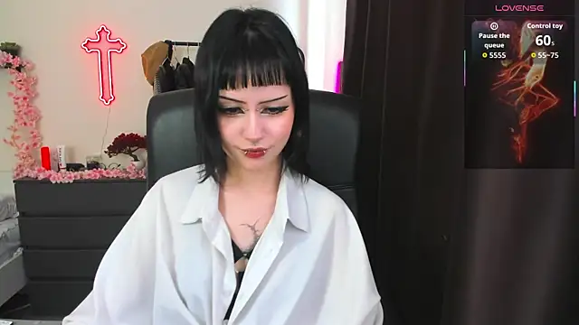 Snapshot of LiyaLuna chatting on 04/27/26, 11:52 LiyaLuna online show from 04/27/26, 11:52