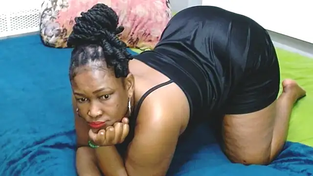 NaughtyMILFxox online show from 07/15/26, 06:57