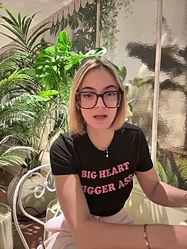 zoeypink online show from 02/12/26, 07:36