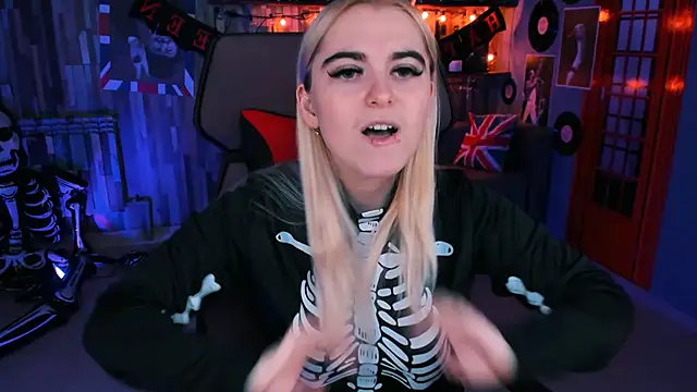 Stef Nicks online show from 10/31/25, 09:10