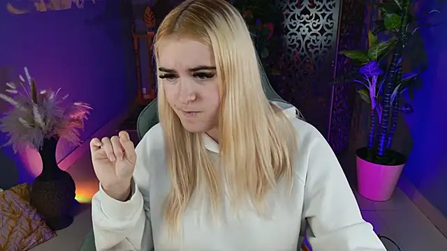 Stef Nicks online show from 11/08/25, 09:09